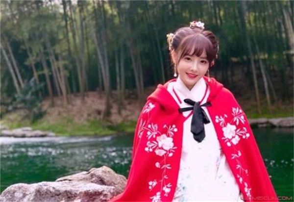 甜美歌姬”兔子牙被曝已婚!榜一大哥曾怒刷2000万礼物!
