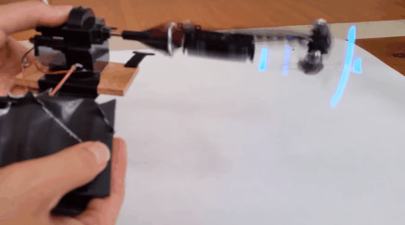 油管博主给蛇做了套义肢 三千万人在线围观