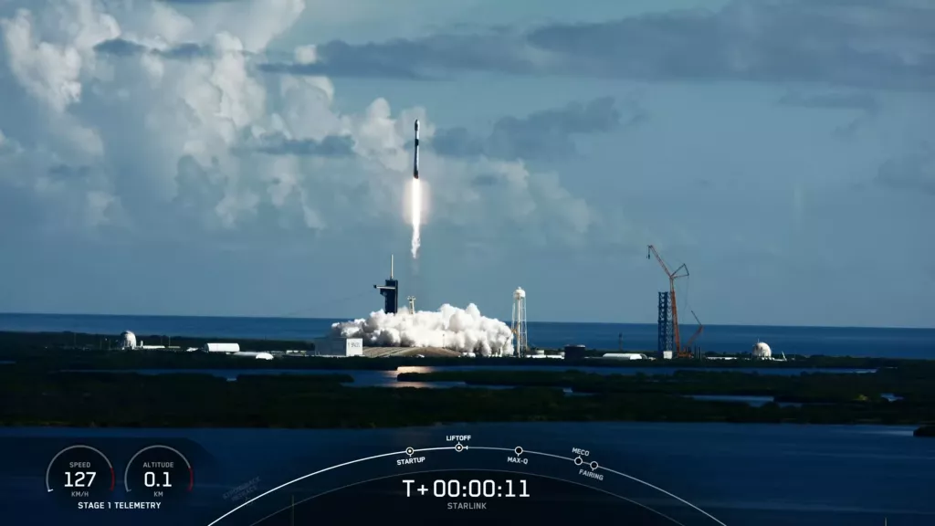 SpaceX成功发射53颗星链卫星 猎鹰9号第一级降落在无人船上