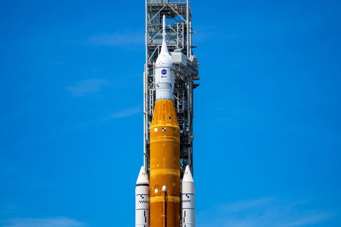 Artemis-I-SLS-at-Launch-Pad-39B-scaled.jpg