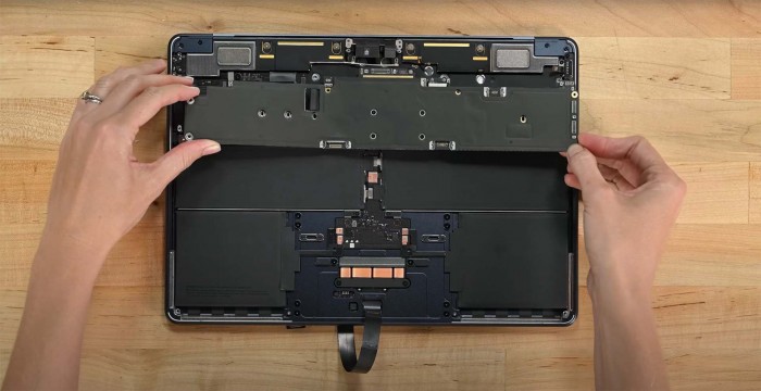 iFixit分享M2 MacBook Air拆解视频：竟然有加速度传感器芯片