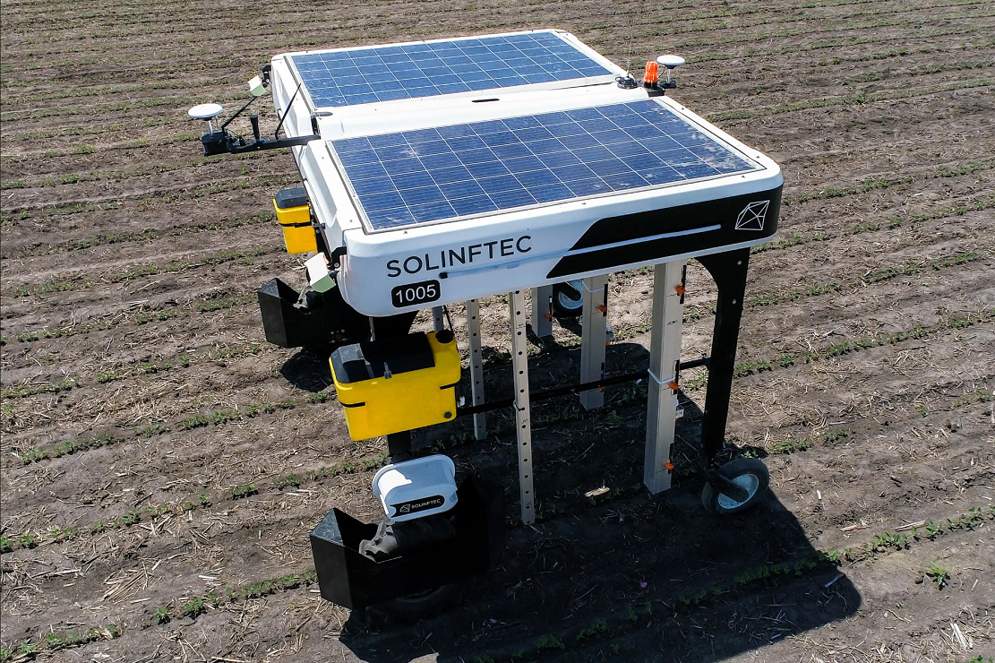 Solix Spraver农业机器人：能自主寻找并消灭杂草