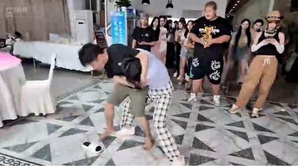 集梦主播集体一字马