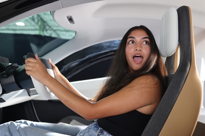 Aptera揭示SEV太阳能电三轮：内饰极简 续航可达1000英里